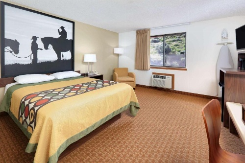 Super 8 by Wyndham Cody image 21