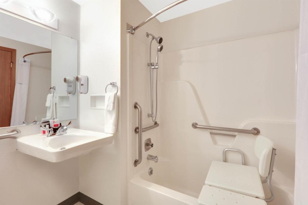 Room image 4
