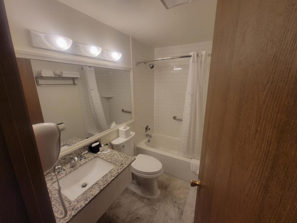 Room image 3